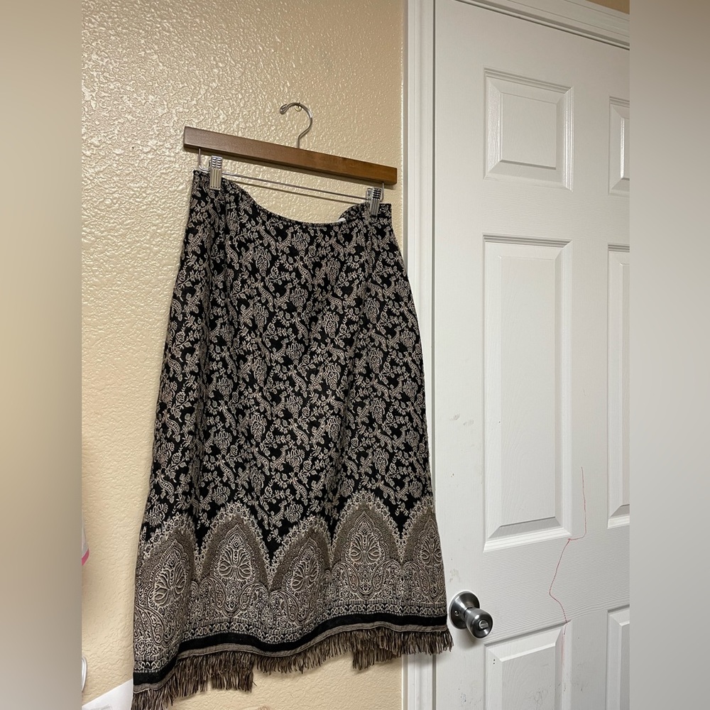 BFA CLASSICS Fully Lined Black & Beige Fringed Bottom Skirt ~ Medium.